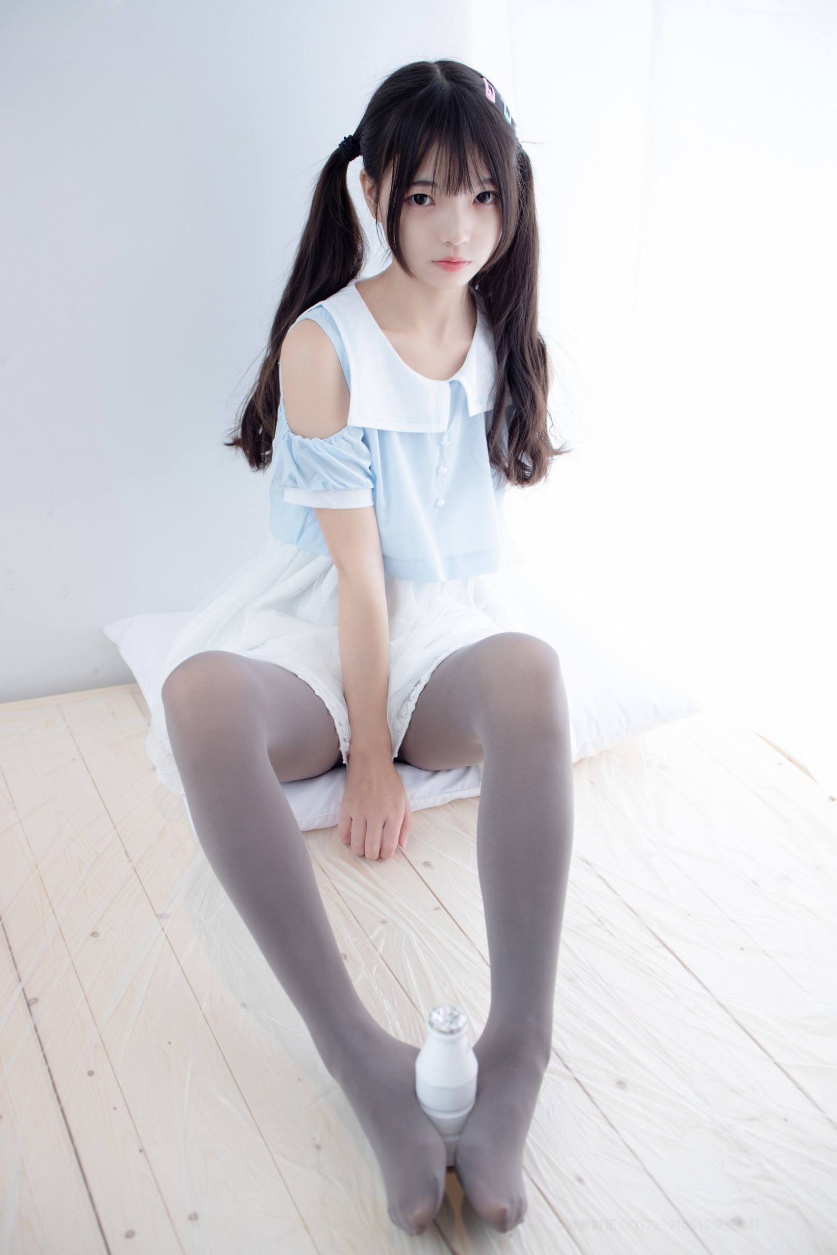 图片[1]-超级甜美的灰丝小姑娘【86P】20005-朵兔兔