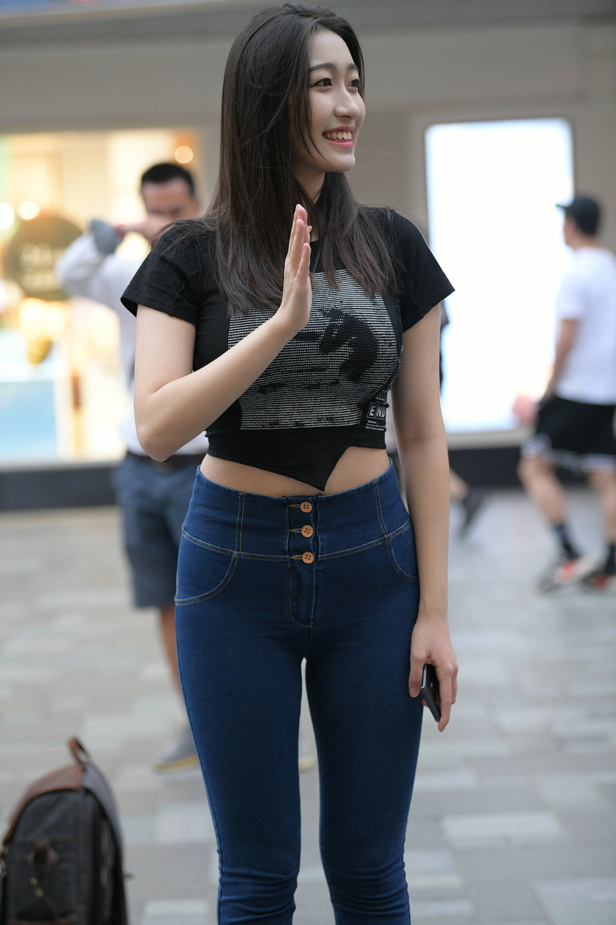图片[1]-紧身牛仔裤女人J2784 240P-6.66GB-朵兔兔