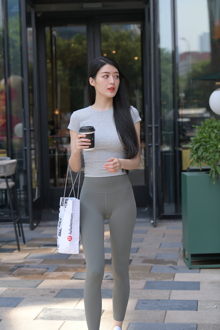 图片[4]-在外面逛街的瑜伽裤女孩J2240 449P1V-16.7GB-朵兔兔
