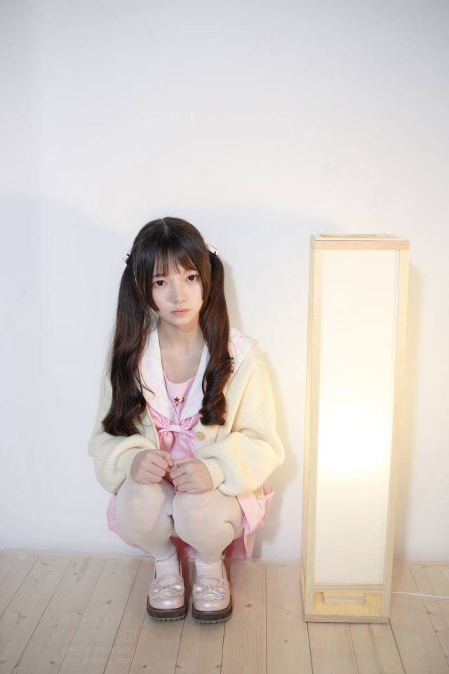 图片[2]-好像有什么心事的白丝双马尾女孩【59P】20022-朵兔兔