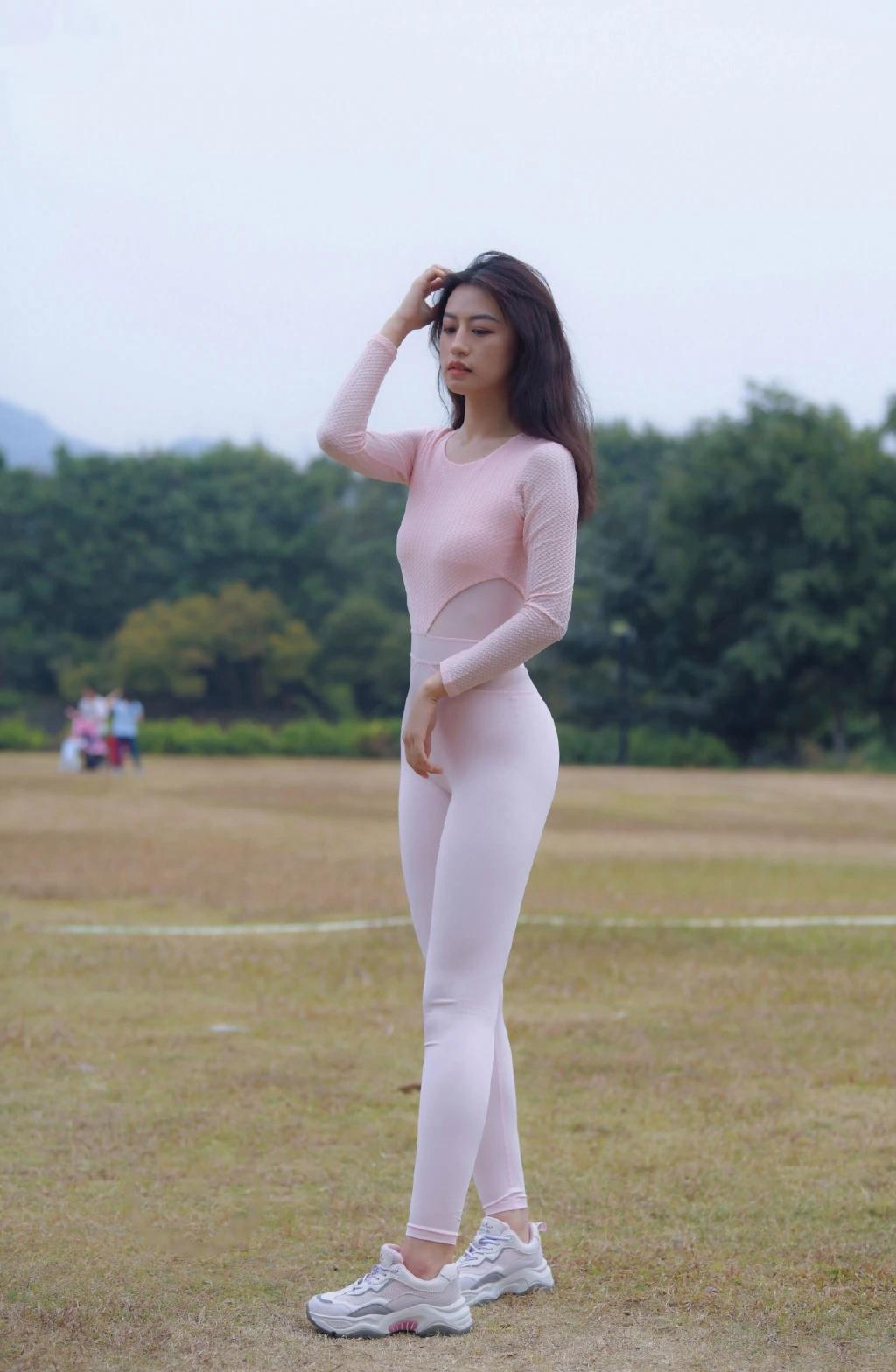 图片[1]-柔情似水的瑜伽裤姑娘 J1429 291P1V-14.6GB-朵兔兔
