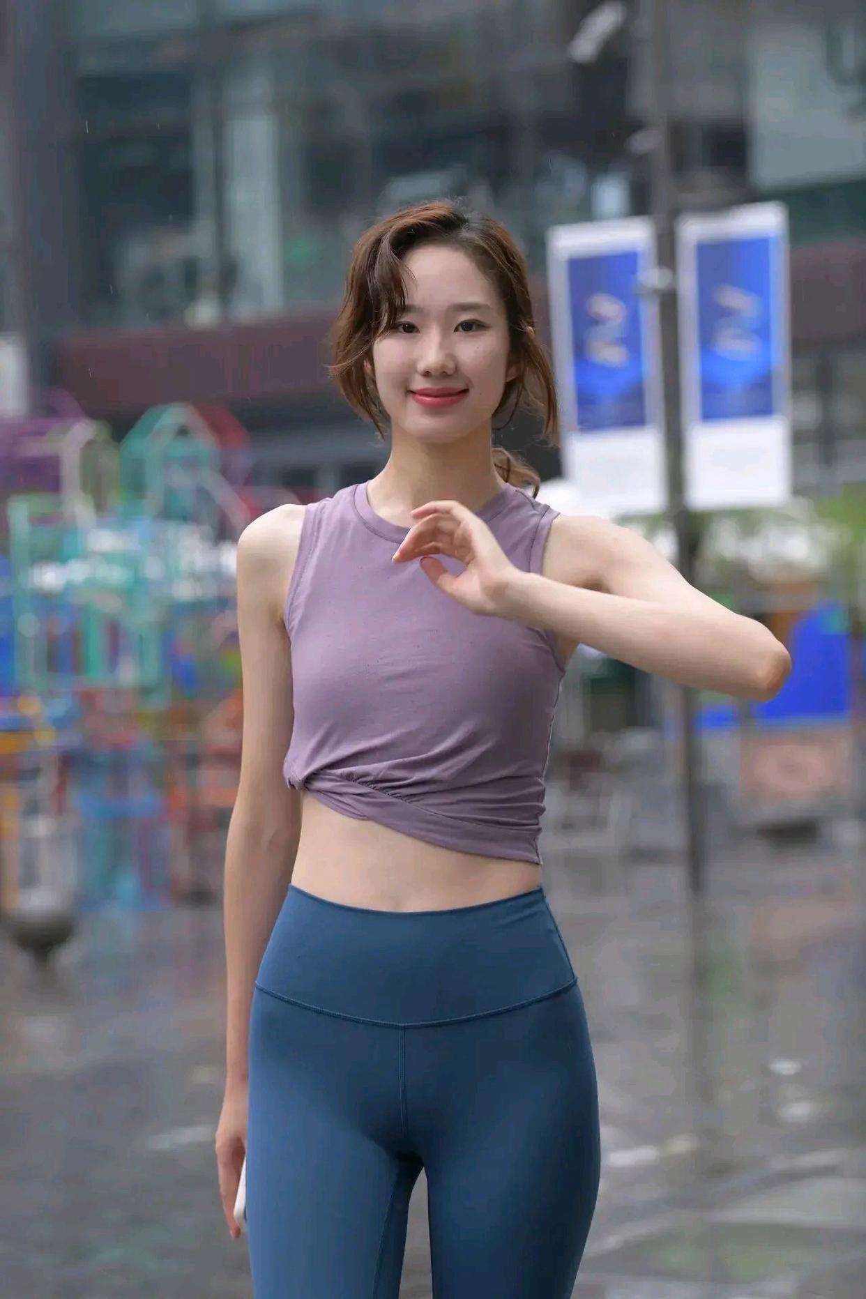 图片[2]-像刘亦菲的蓝色瑜伽裤姑娘J2234 552P1V-20.5GB-朵兔兔