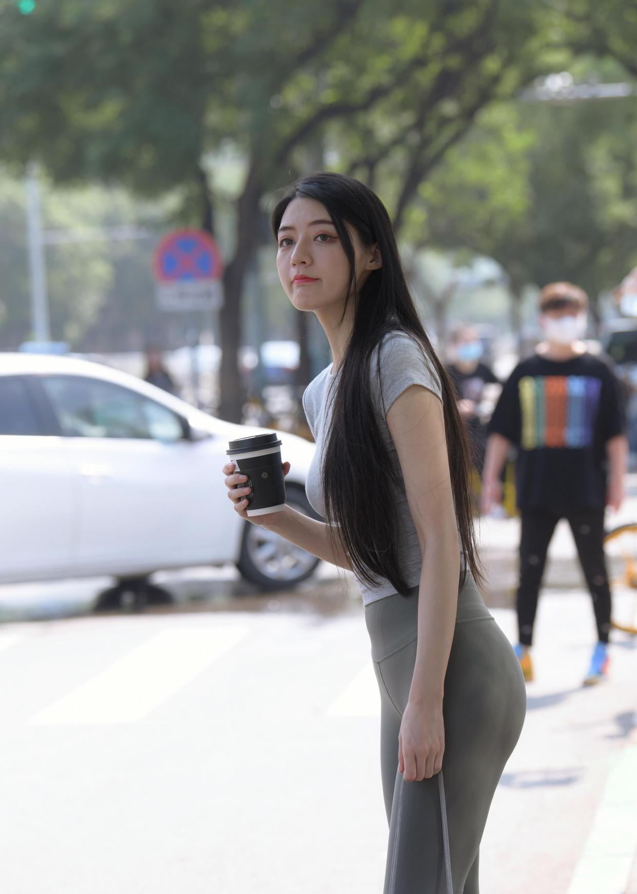 图片[3]-在外面逛街的瑜伽裤女孩J2240 449P1V-16.7GB-朵兔兔