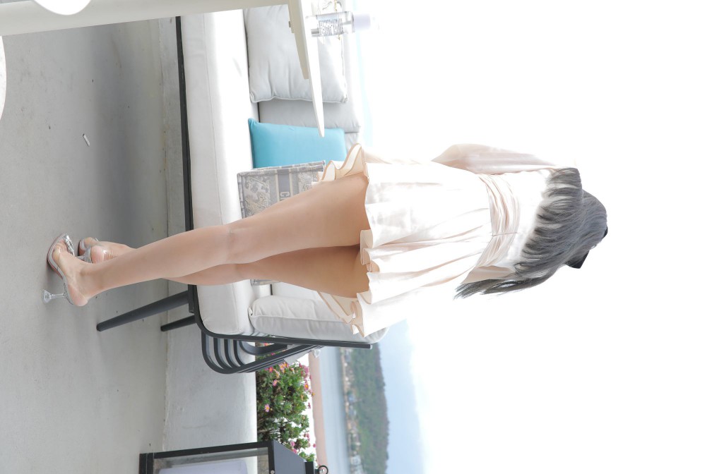 图片[3]-戴黑色蝴蝶结的长发女孩【369P】00027-朵兔兔