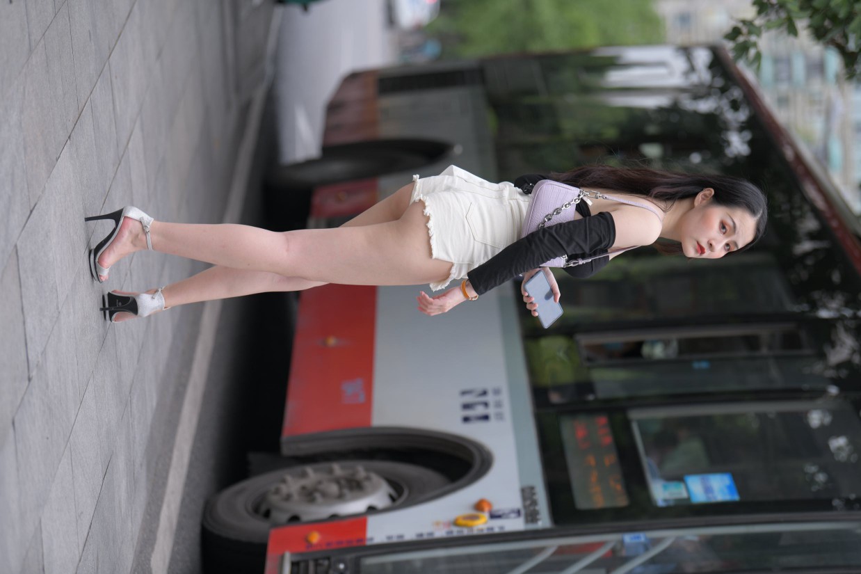 图片[3]-长发飘飘的白色热裤美丽女孩【49P】00029-朵兔兔