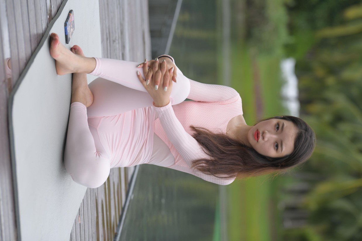 图片[7]-很漂亮眼睛也很大的白色瑜伽裤女孩【249P】00063-朵兔兔