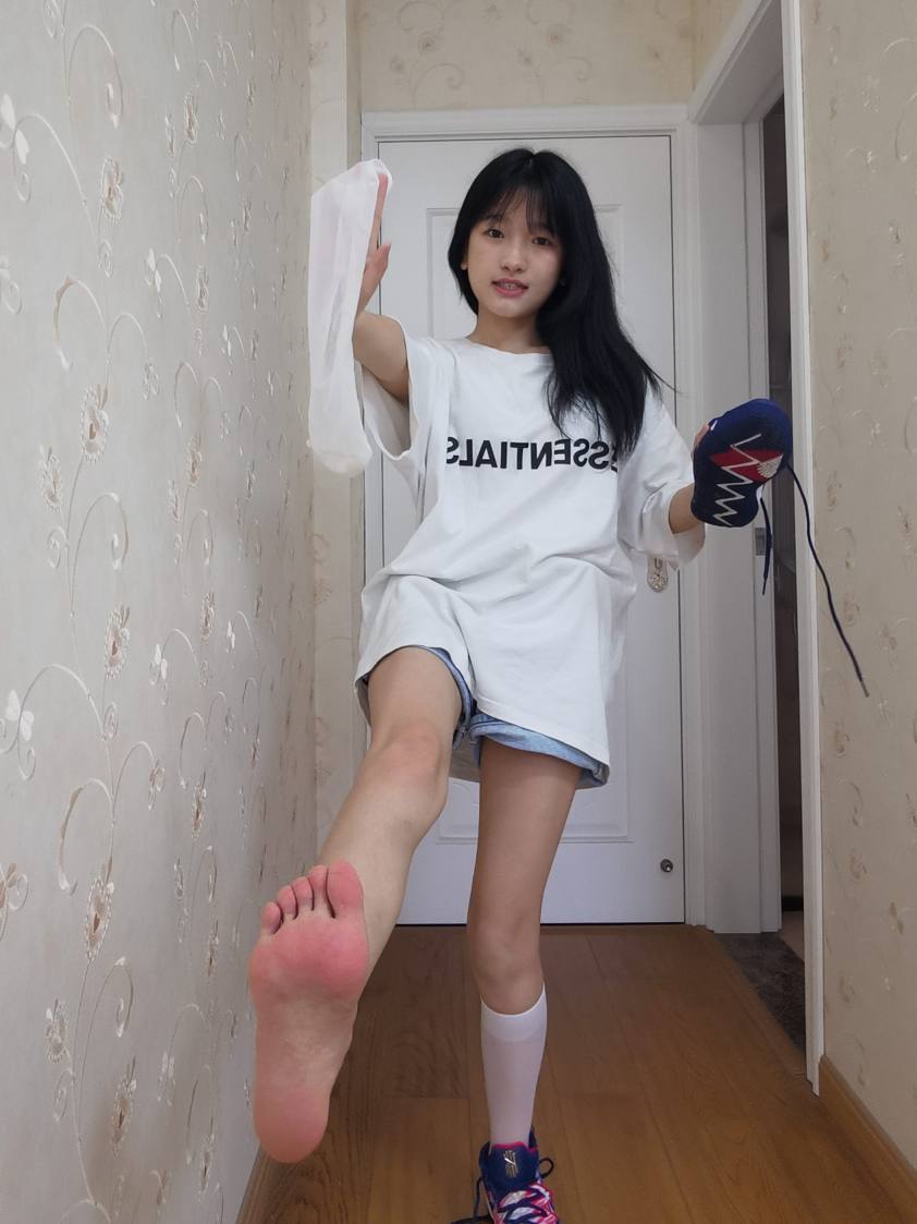 图片[1]-调皮的白袜女孩【149P】20017-朵兔兔