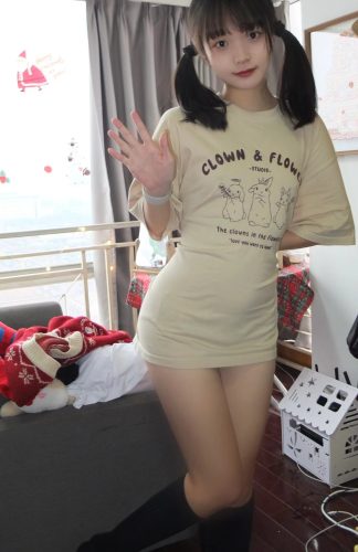 图片[9]-网格丝袜的清纯双马尾小姑娘-朵兔兔