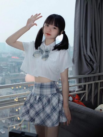 图片[6]-网格丝袜的清纯双马尾小姑娘-朵兔兔