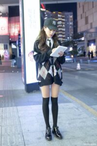 美女你要去何处？商场三楼优衣库-朵兔兔