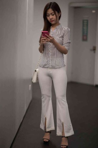 逛书店的白色紧身裤女孩【450P】04040-朵兔兔