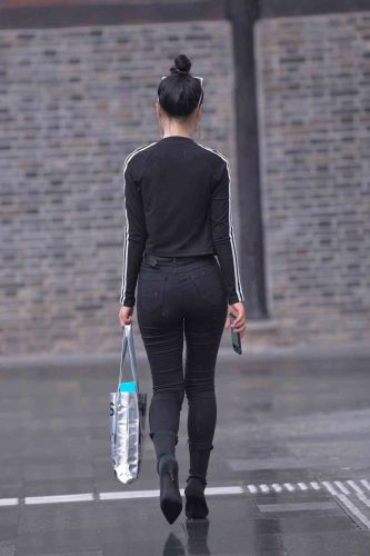 【免费】酷酷的紧身牛仔裤女人【7P】04038-朵兔兔