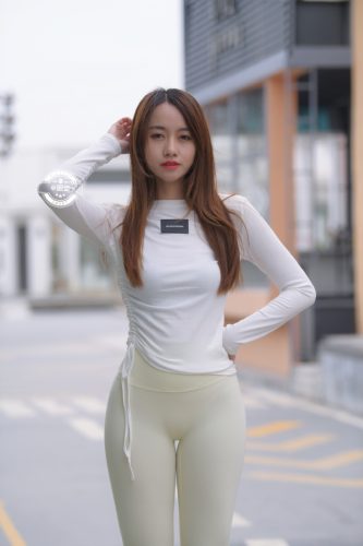 漂亮的白色瑜伽裤女孩 J1441 696P1V-21.4GB-朵兔兔