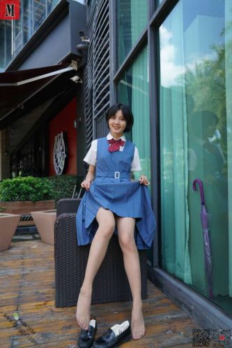 一副学生模样的短发姑娘【112P】20023-朵兔兔