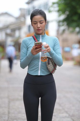 结束完了一天的瑜伽训练【254P】00011-朵兔兔