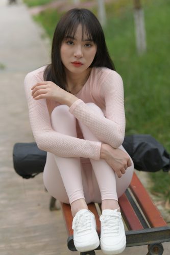 粉粉的瑜伽裤女孩太可爱了 J2090 854P1V-30.4GB-朵兔兔