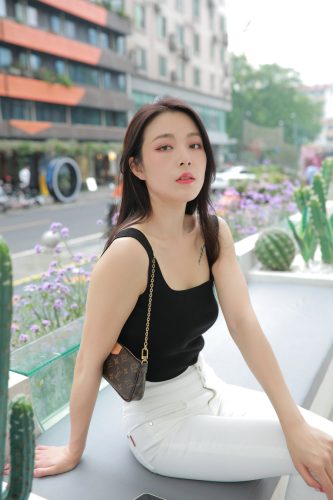 非常漂亮的白色紧身裤女孩J2055 895P2V-24.5GB-朵兔兔