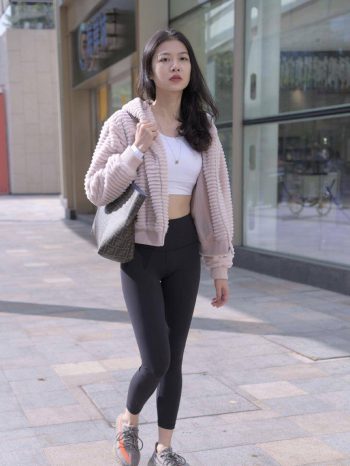 逛街的紧身瑜伽裤女孩 J1455 411P2V-26.6GB-朵兔兔