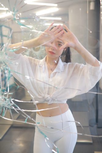 白色瑜伽裤女孩J2145 861P2V-22.3GB-朵兔兔