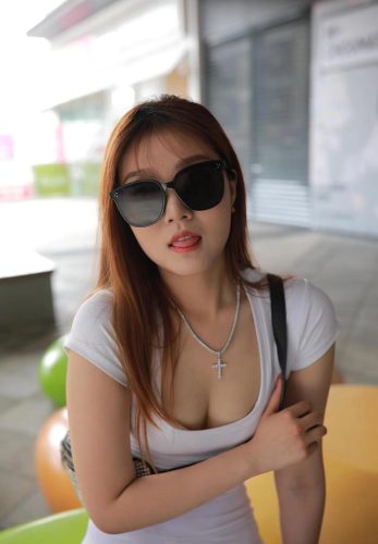 看上去拽拽的瑜伽裤女孩 J1695 425P1V-14.0GB-朵兔兔