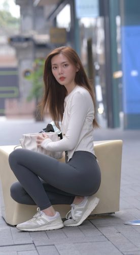 身材很棒的瑜伽裤长发女孩 J3291 790P-16.8GB-朵兔兔