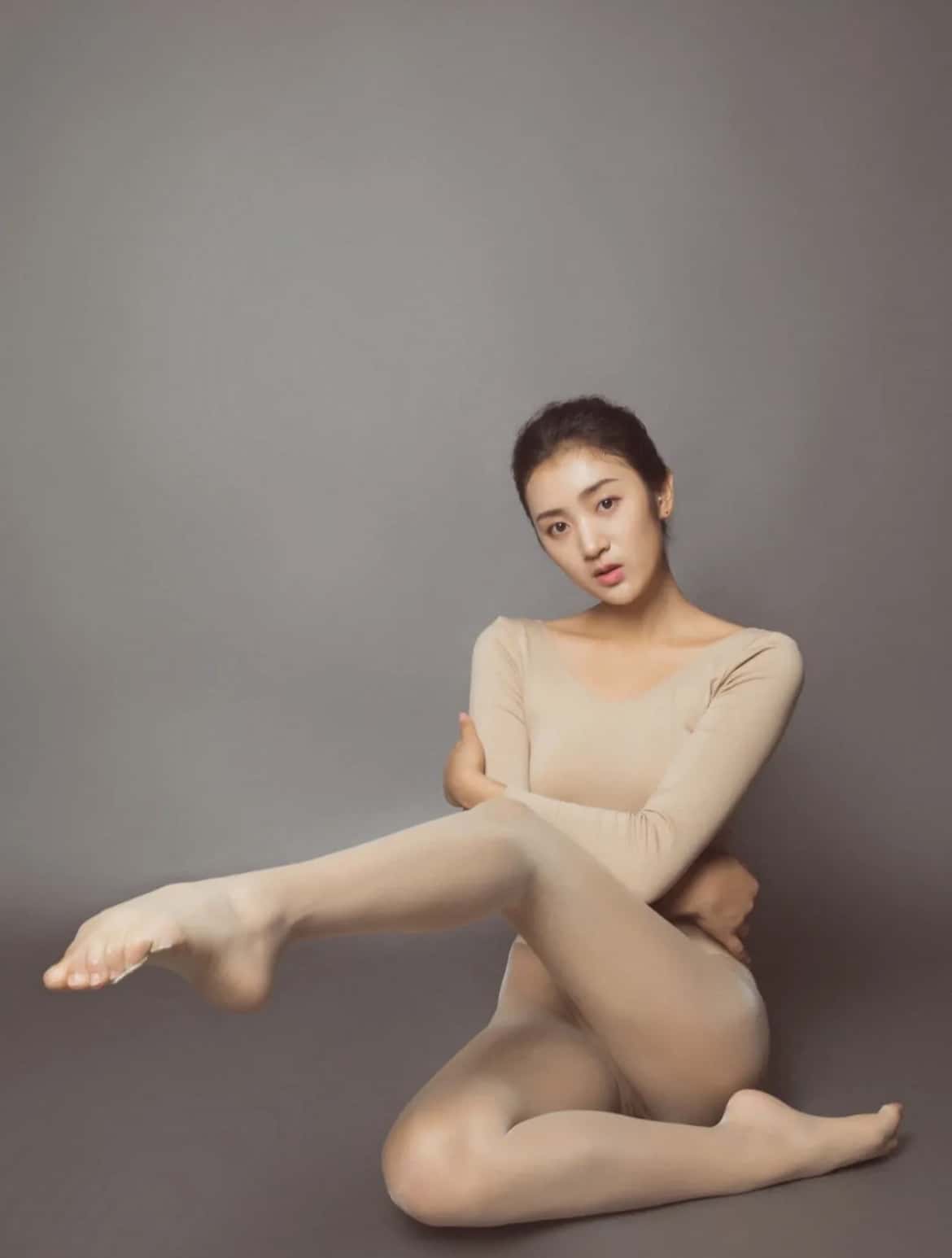 图片[2]-美少女舞蹈生110套艺术写真合集-朵兔兔