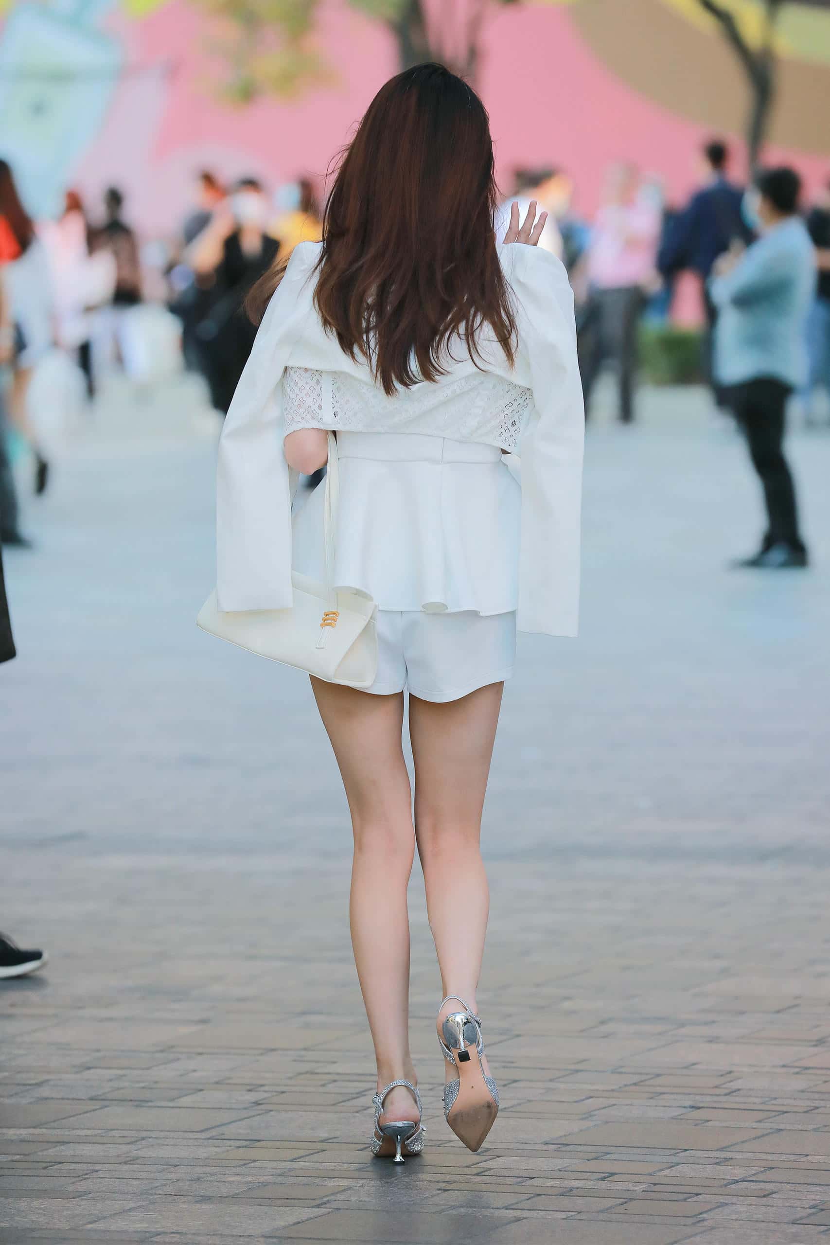 P0299 偶遇穿白裙高跟鞋的小姐姐【108P】1.2GB-朵兔兔