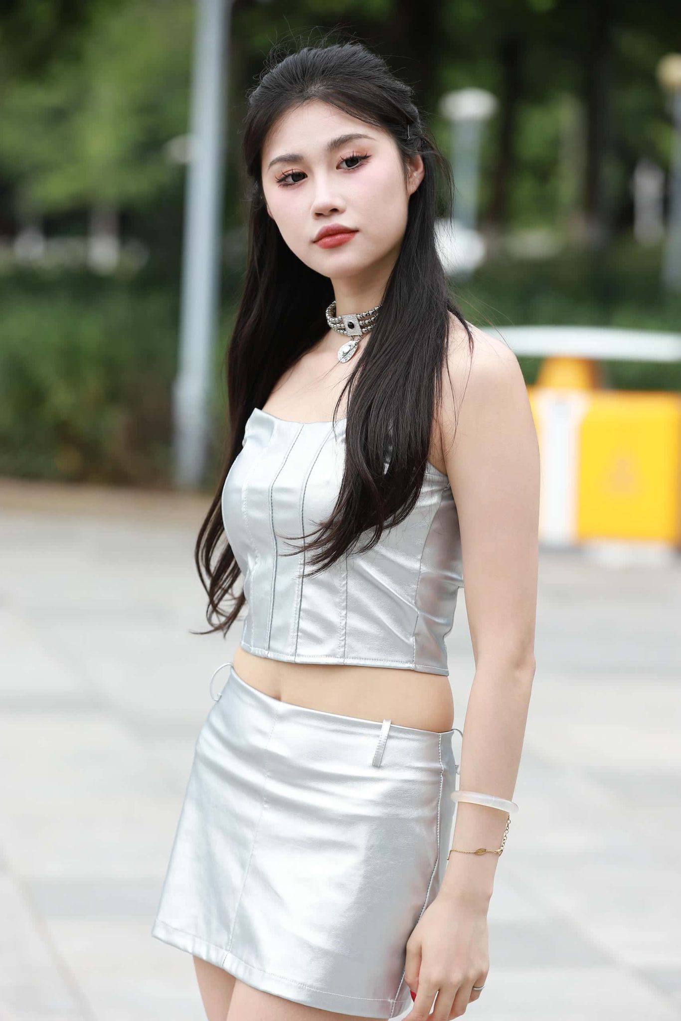 图片[3]-P4298 银色皮裙 【146P】-朵兔兔