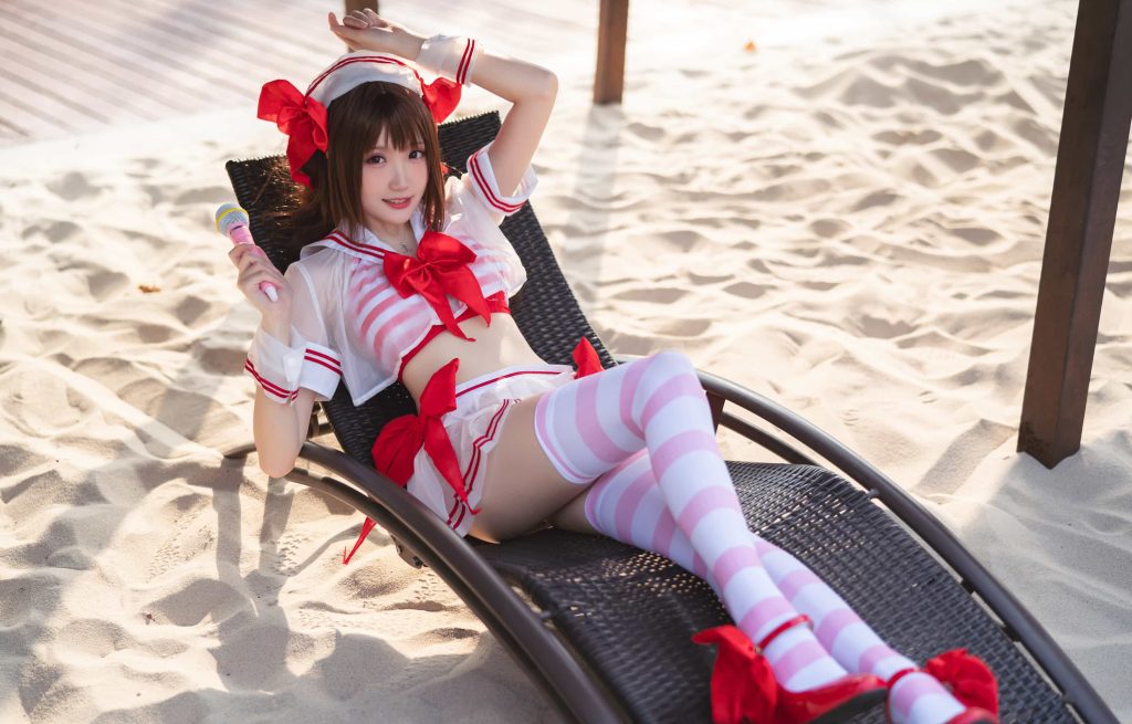 30P瓜希酱 岛村卯月 泳衣 沙滩 白丝 cosplay图片NO.010-朵兔兔